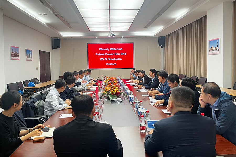 La visita della delegazione degli utenti finali del progetto della Malesia miri